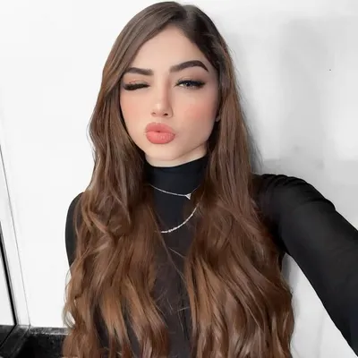 Julyana León profile