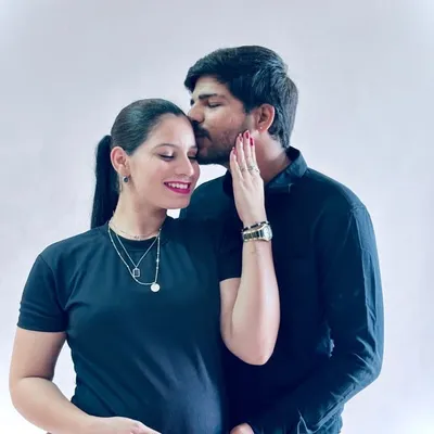 - POOJA TIWARI ๐ profile