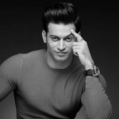 Akash Kapoor profile