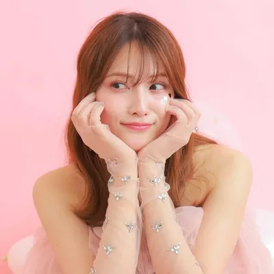 入山杏奈 ANNA IRIYAMA profile