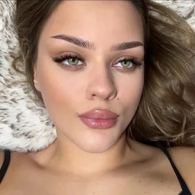 Claudia profile