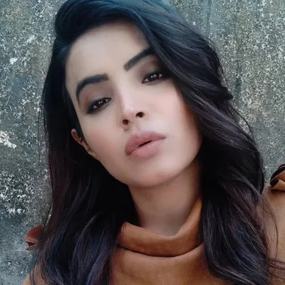 Divya Malik profile