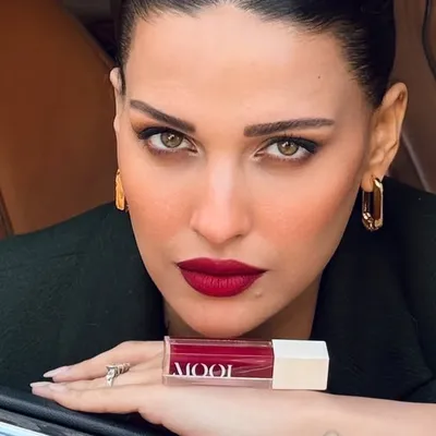 Himanshi Khurana ๐ profile