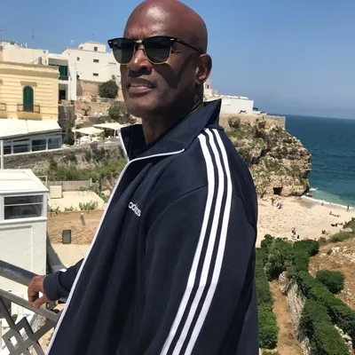 Kenny Leon profile