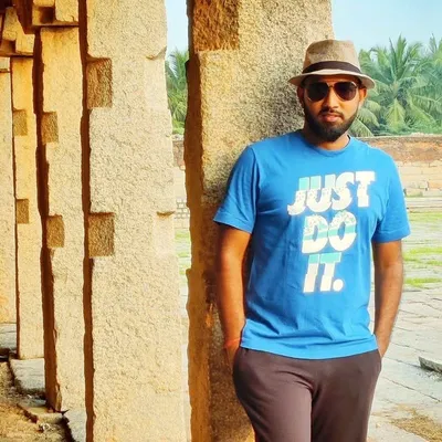 Manu Chauhan profile