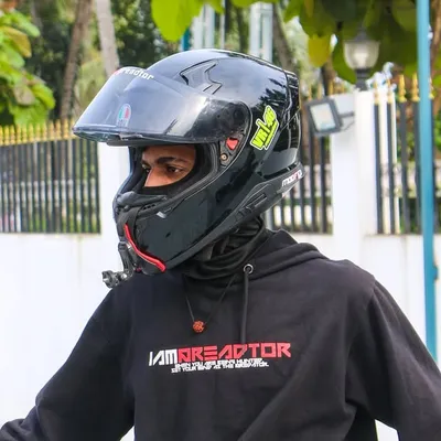 Abhiii 🪂 profile