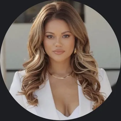 Iam Raquelle profile