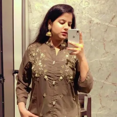 Rashi Agarwal profile