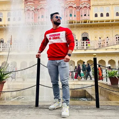 Ayush Singhal profile