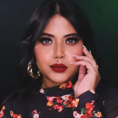 Riya Roy profile