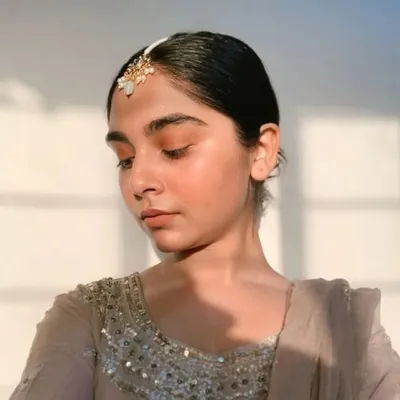 Ruhi Singh profile