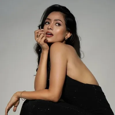SAKSHI BHATT profile