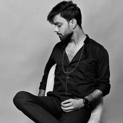 SINGER N I K H I L profile