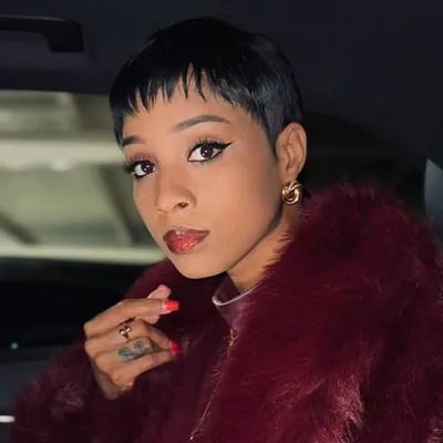Vee Lee profile