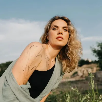 Veronika profile