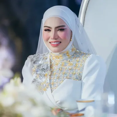 Watie Hanifiah profile