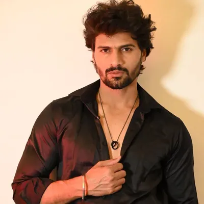 YASH BAYLA profile