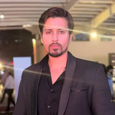 Zeeshan Khan profile