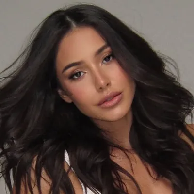 Iara Guimarães profile