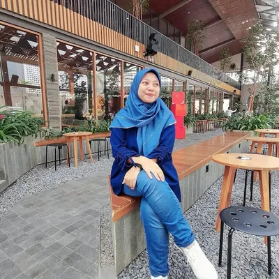 Ida Safitri profile