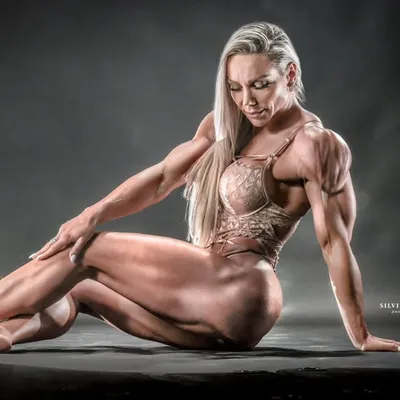 Silvia Kovacsova | IFFB Pro & Online Fitness Coach profile