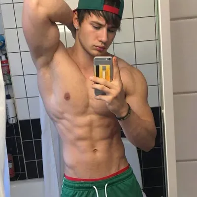 Derik profile