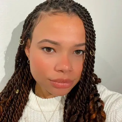 Zoe Dumas profile