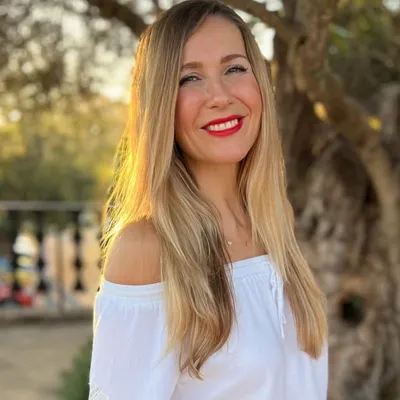 \\ ILONA BUERKLE // profile