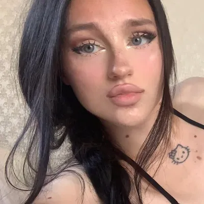 Diana Love ๐ฉ profile