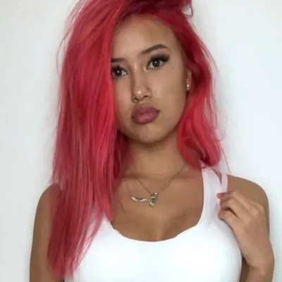 Noemi nikita Fanpage ๐ profile