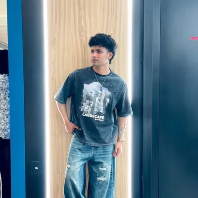 Ak Sh Ay profile