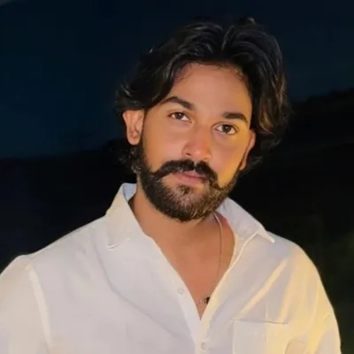 अमन सिंह 👑🦅