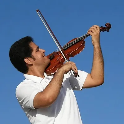 Iman Ojan ایمان اوژن نوازنده ویولن profile