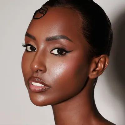 Imen Dirie profile