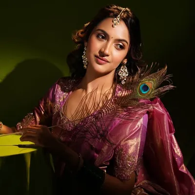 FALAK KHAN profile