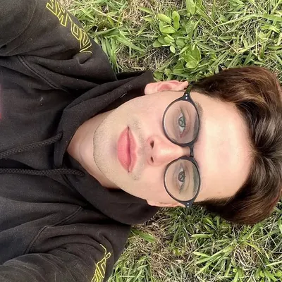 𝐌𝐚𝐮𝐫𝐨 𝐏𝐨𝐫𝐭𝐢𝐥𝐥𝐨 profile
