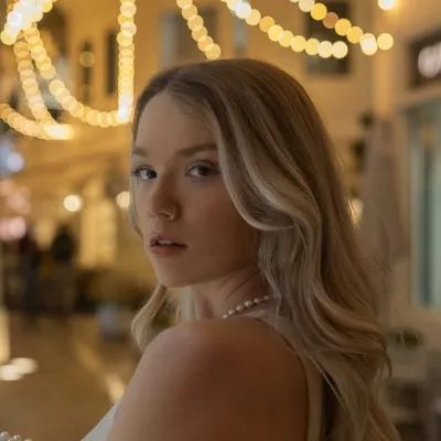 rachel nicole profile
