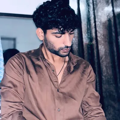 Shahid Khan profile