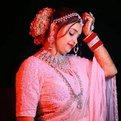 Urvashi Dishant Vani profile