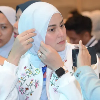 Ina Hishamuddin profile