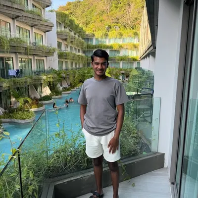 Inayat | lifestyle •content creator profile