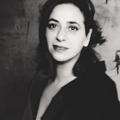 India Mahdavi profile