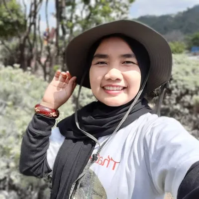 indri astuti profile