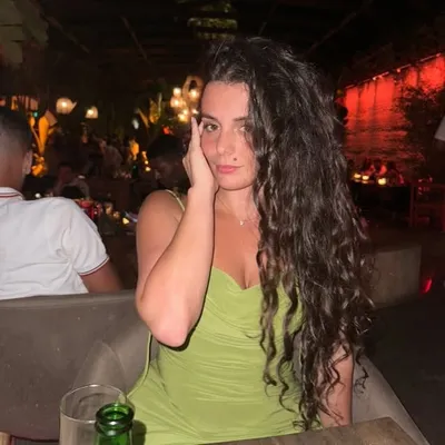 I N Ê S profile