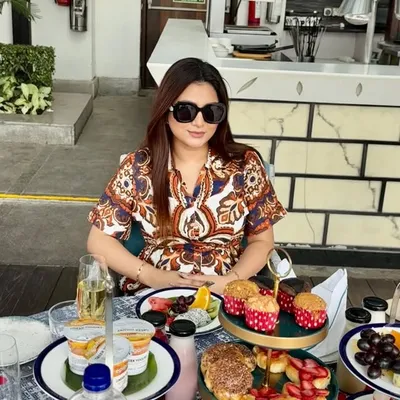 Lets explore with Preet ✈️🥂 profile