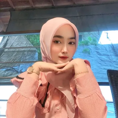 Intan Tricahayawati profile