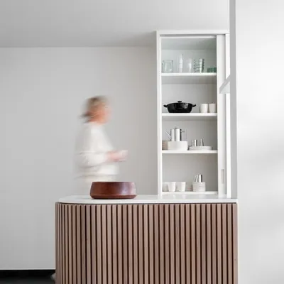 Studio Interior Blonde profile