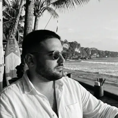 ¡ uəsɥoɯ profile