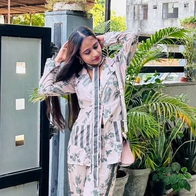 ๐๐๐ฏ๐ข๐ญ๐ซ๐ ๐๐๐ฌ๐๐ข profile