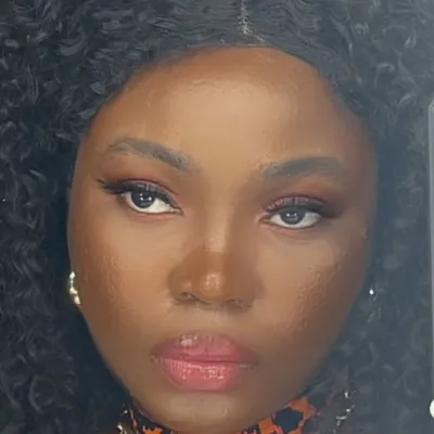 Irene | Basics Minimalist streetstyle profile